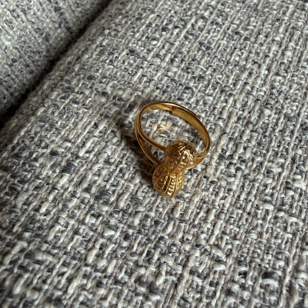 Expandable Size 6-8 Gold Toned Peanut Ring - Picture 2 of 3